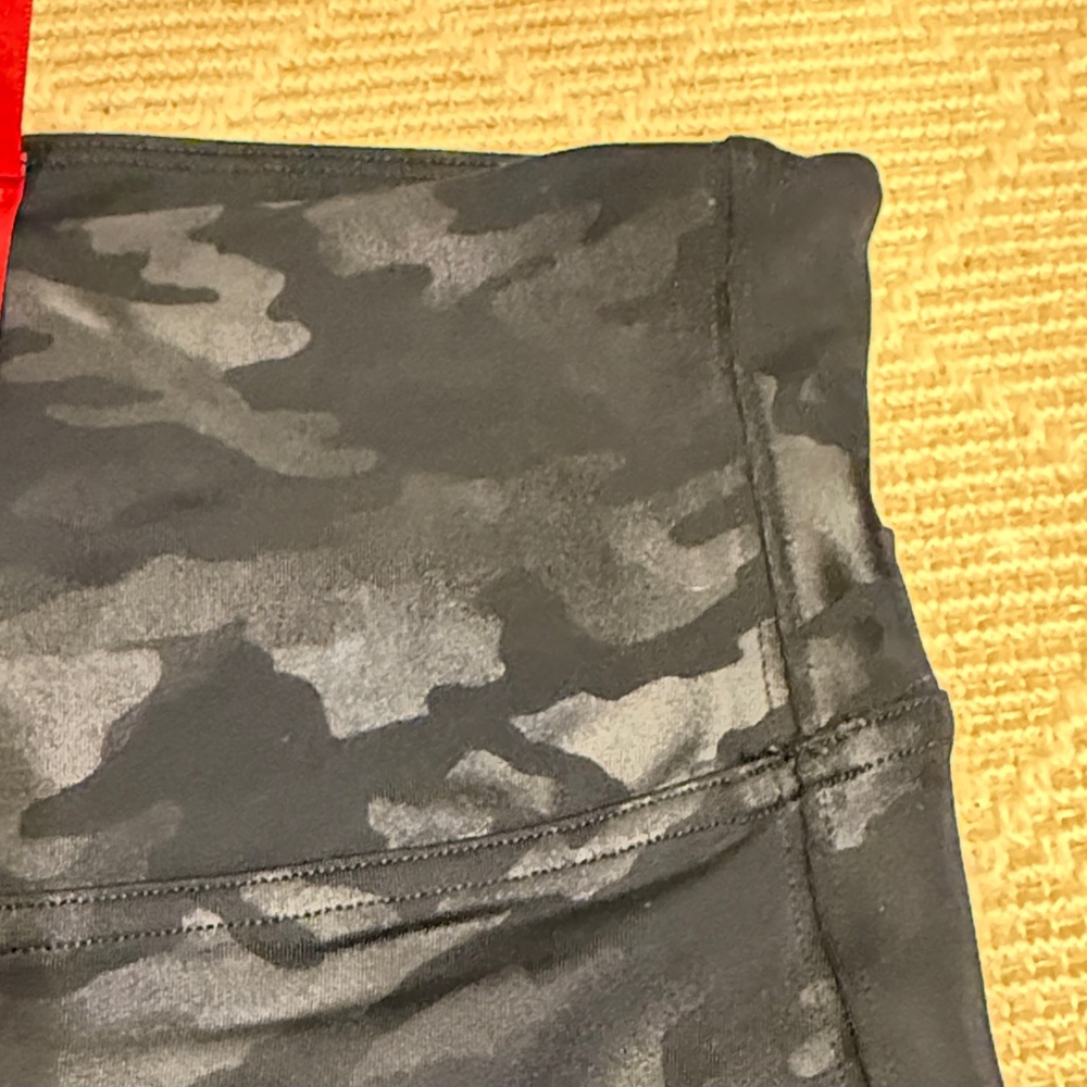 SPANX Black Camouflage Leggings size M - Picture 4 of 8